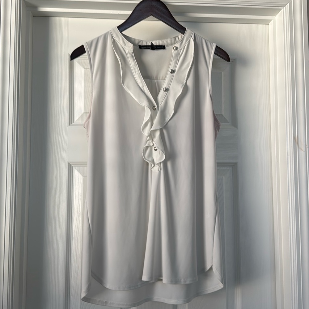 White house black market women’s sleeveless blouse
